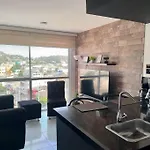 Disfruta Cerca Al Mar: Piso 8 Con Tres Habitaciones