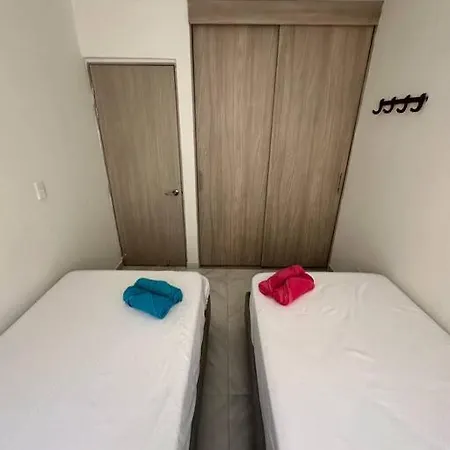 Disfruta Cerca Al Mar: Piso 8 Con Tres * Cartagena