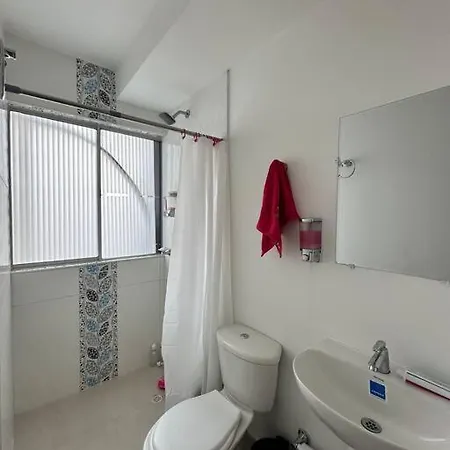 Apartamento Disfruta Cerca Al Mar: Piso 8 Con Tres Cartagena